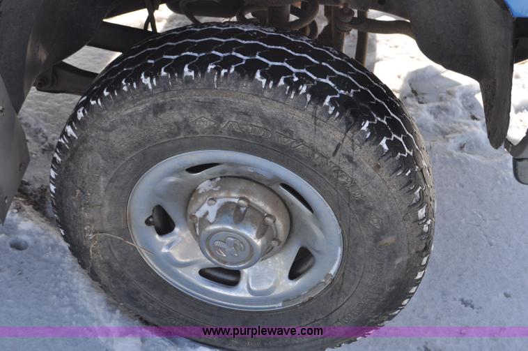 image for item G6417 1999 Dodge Ram 2500 pickup truck