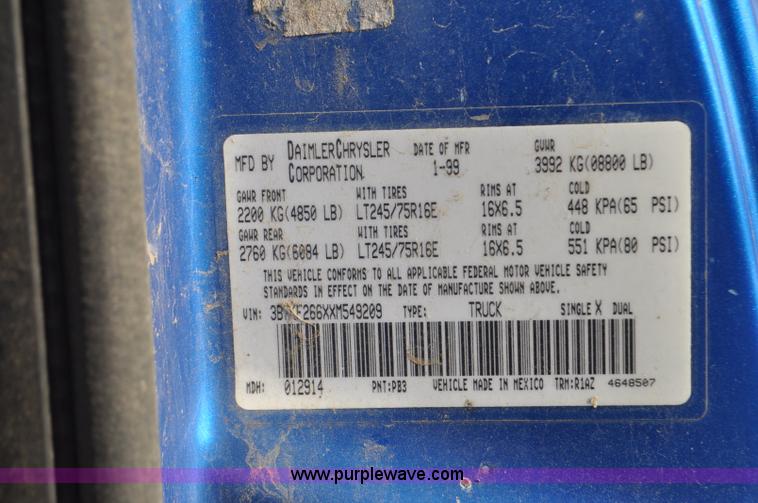 image for item G6417 1999 Dodge Ram 2500 pickup truck