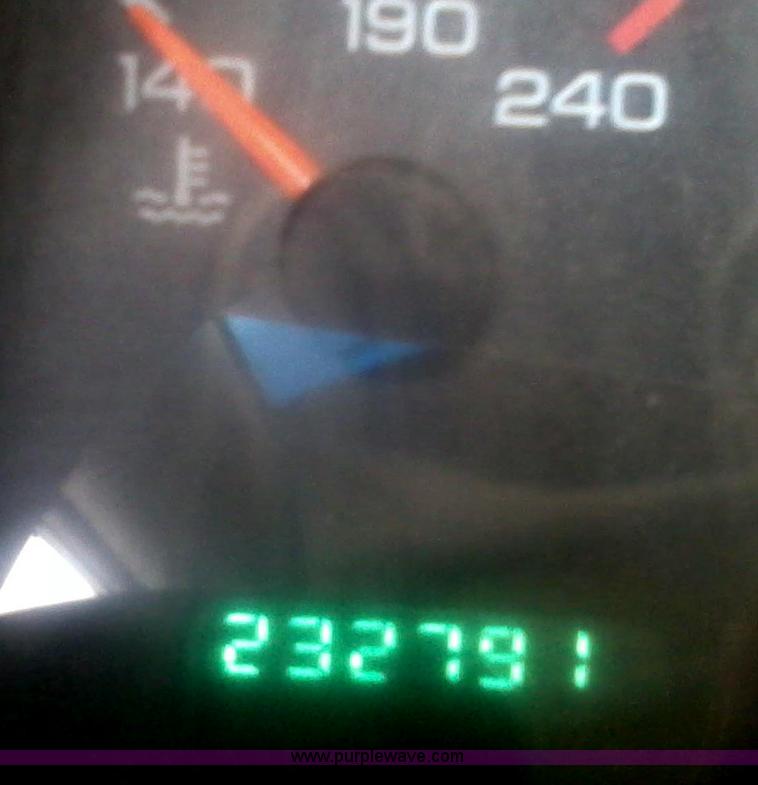 image for item G6417 1999 Dodge Ram 2500 pickup truck