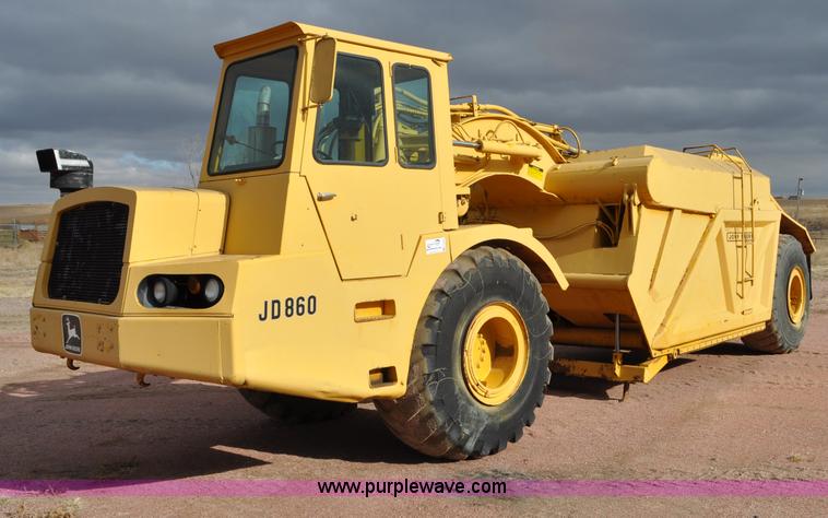 image for item G6420 John Deere 860 water wagon