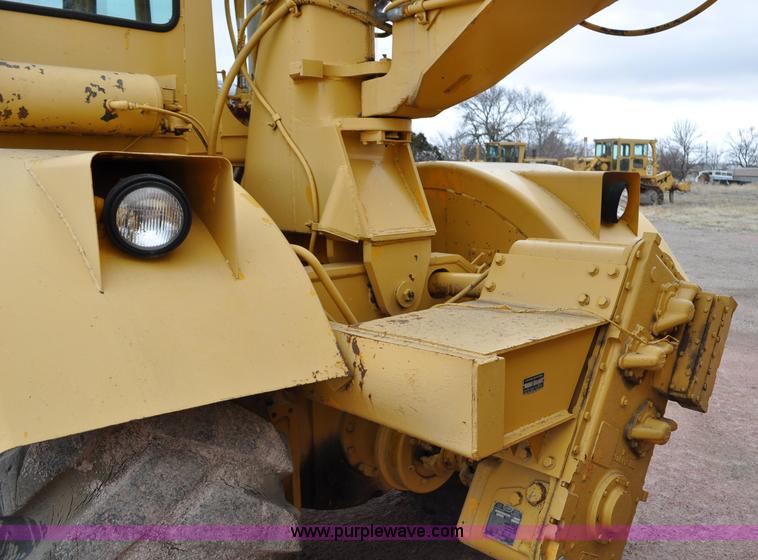 image for item G6420 John Deere 860 water wagon