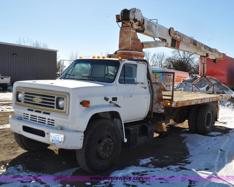 image for item G6421 1988 Chevrolet 7000 flatbed truck with crane