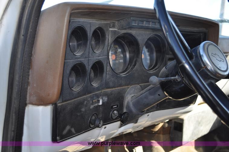 image for item G6421 1988 Chevrolet 7000 flatbed truck with crane