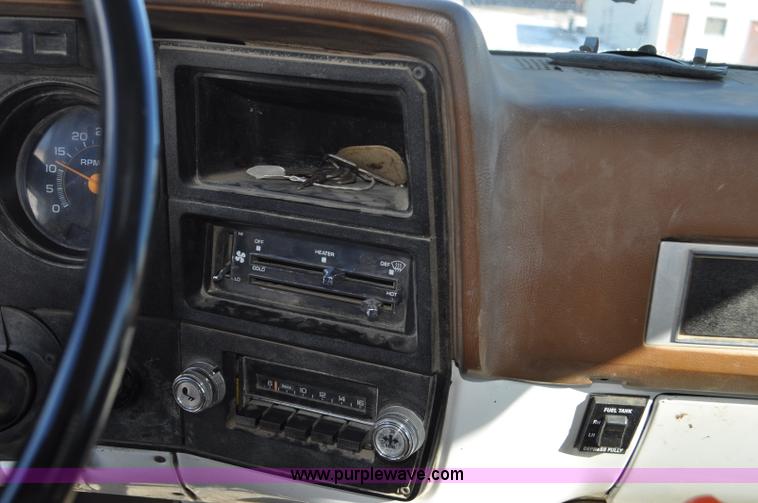 image for item G6421 1988 Chevrolet 7000 flatbed truck with crane