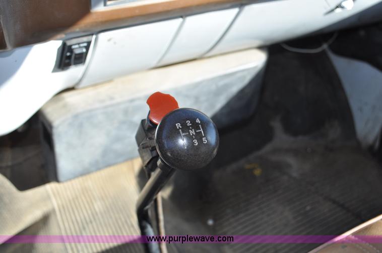 image for item G6421 1988 Chevrolet 7000 flatbed truck with crane