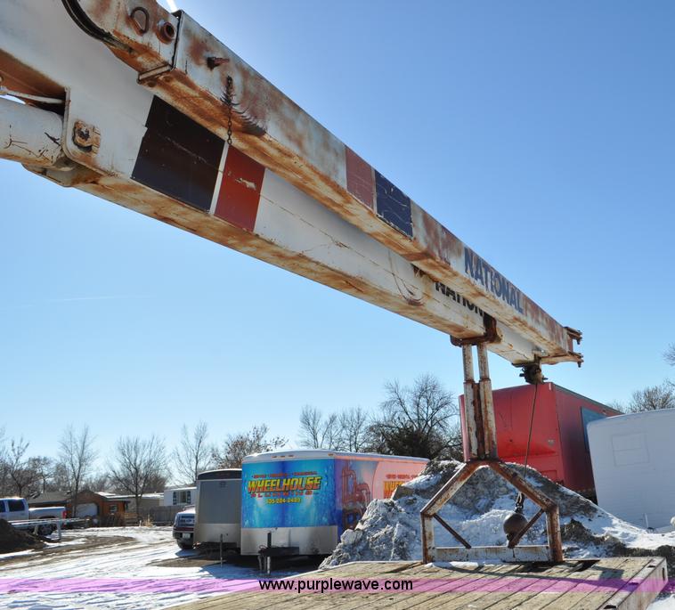 image for item G6421 1988 Chevrolet 7000 flatbed truck with crane