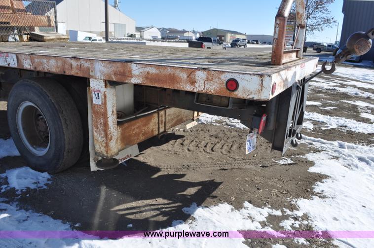 image for item G6421 1988 Chevrolet 7000 flatbed truck with crane