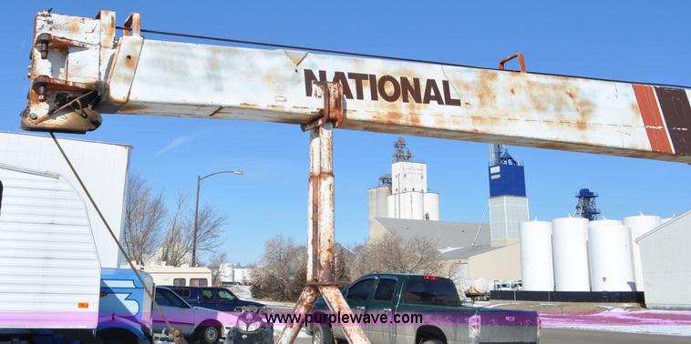 image for item G6421 1988 Chevrolet 7000 flatbed truck with crane