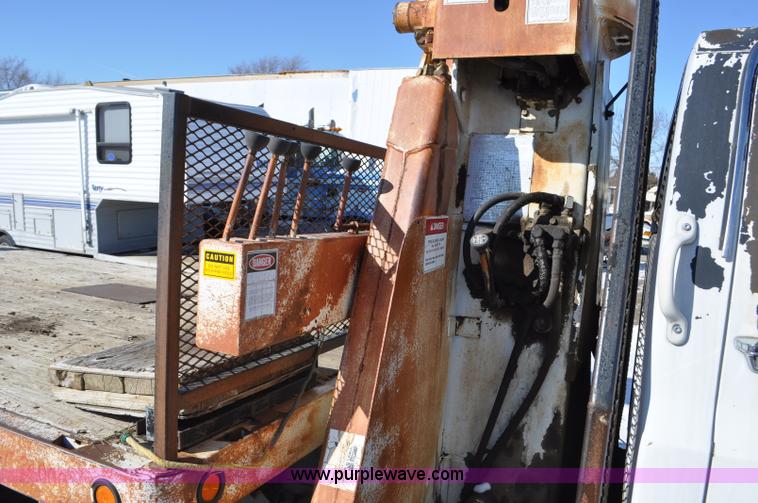 image for item G6421 1988 Chevrolet 7000 flatbed truck with crane