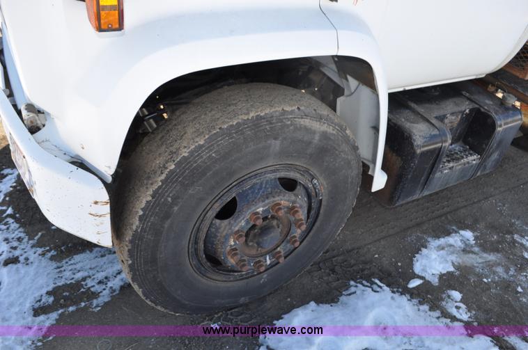 image for item G6421 1988 Chevrolet 7000 flatbed truck with crane