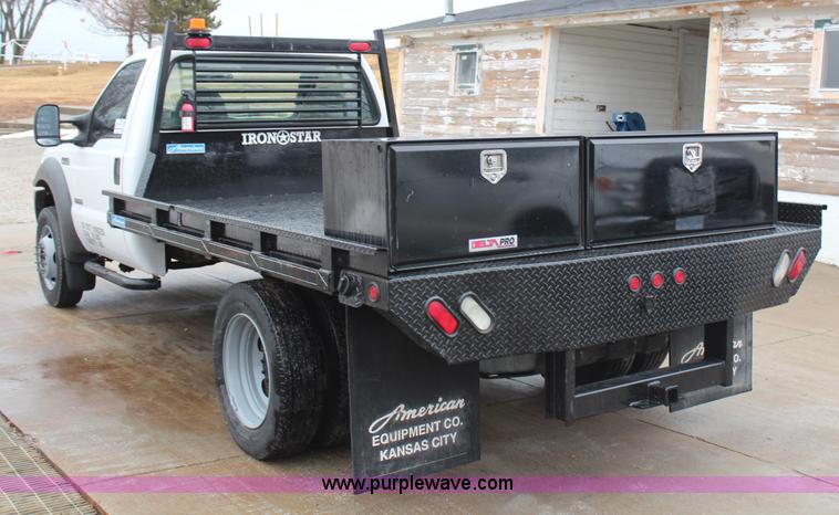 image for item H1321 2005 Ford F450 Super Duty XL flatbed truck
