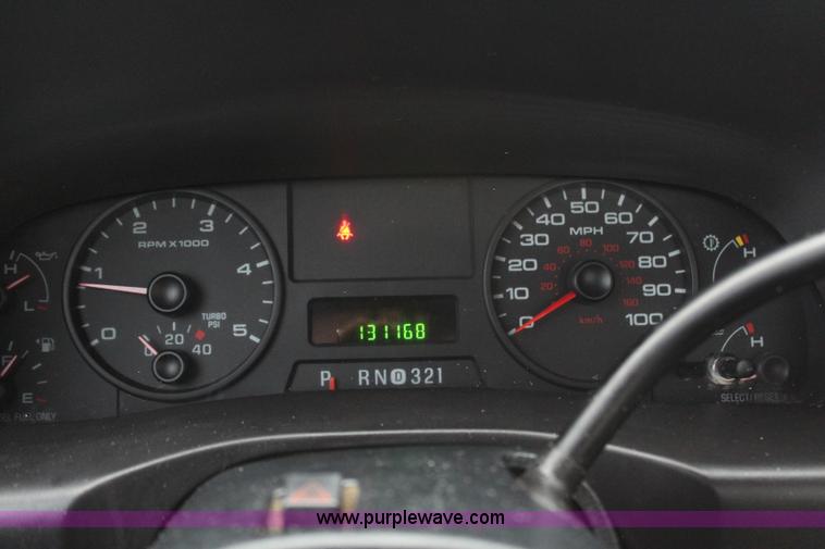 image for item H1321 2005 Ford F450 Super Duty XL flatbed truck