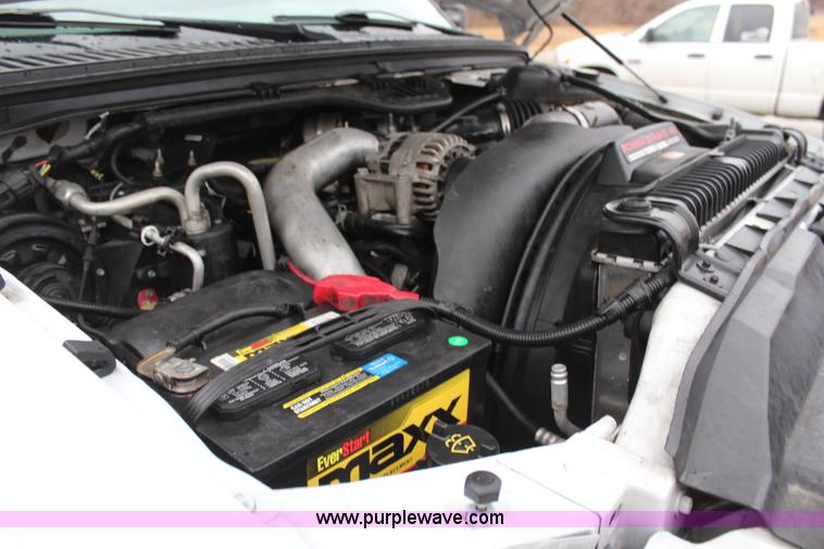 image for item H1321 2005 Ford F450 Super Duty XL flatbed truck