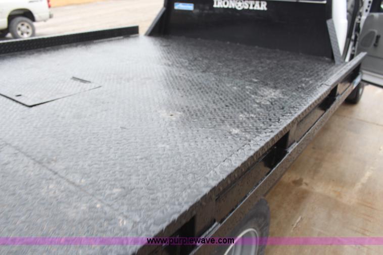 image for item H1321 2005 Ford F450 Super Duty XL flatbed truck