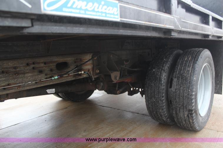 image for item H1321 2005 Ford F450 Super Duty XL flatbed truck