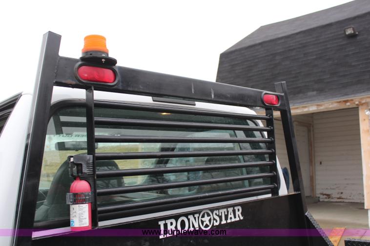 image for item H1321 2005 Ford F450 Super Duty XL flatbed truck