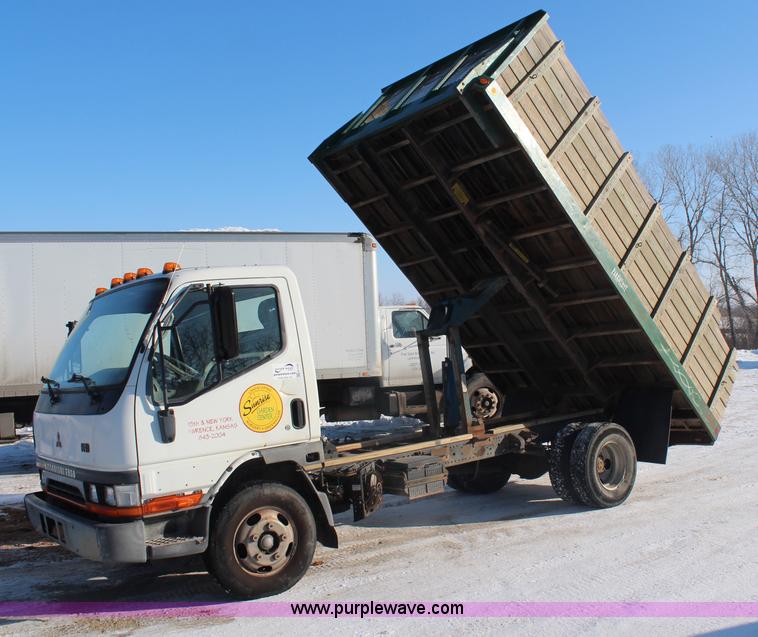 image for item H1329 1998 Mitsubishi FUSO dump truck