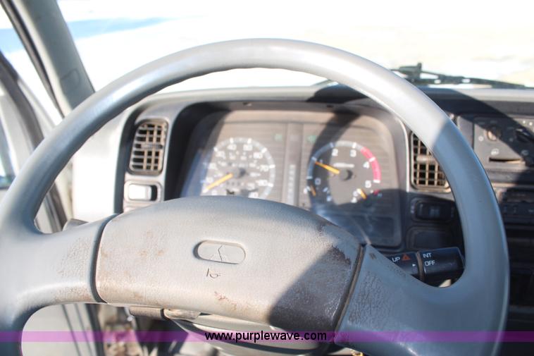 image for item H1329 1998 Mitsubishi FUSO dump truck