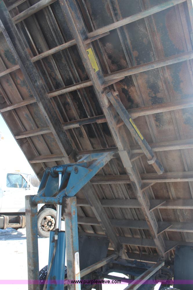 image for item H1329 1998 Mitsubishi FUSO dump truck