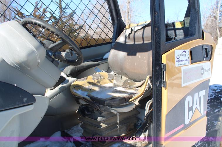 image for item H1335 2004 Caterpillar TH350B telehandler