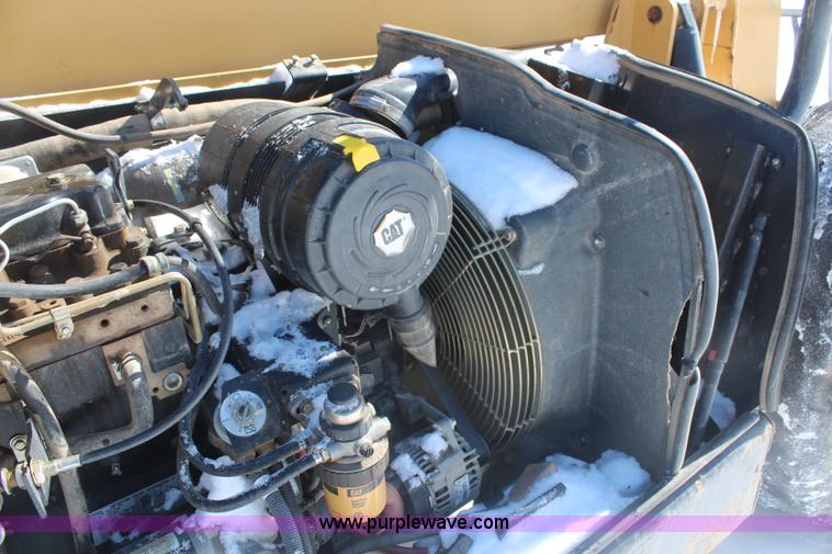 image for item H1335 2004 Caterpillar TH350B telehandler