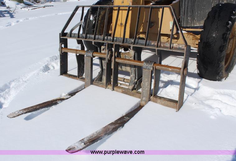 image for item H1335 2004 Caterpillar TH350B telehandler