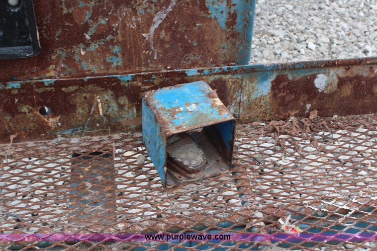 image for item H1382 1997 Genie S60 boom lift