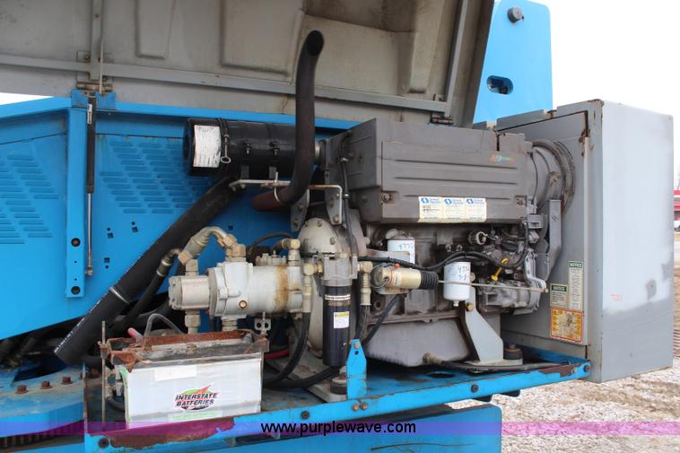 image for item H1382 1997 Genie S60 boom lift