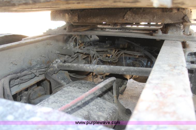 image for item H7797 2001 Freightliner C120 semi truck