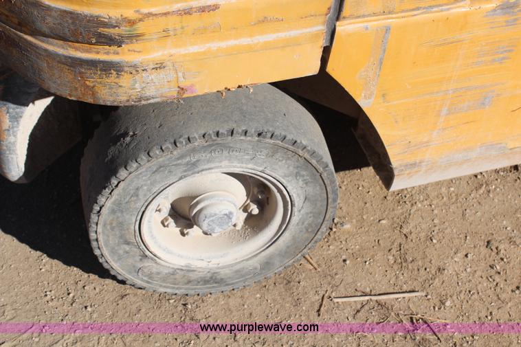 image for item H7800 Caterpillar 50 forklift