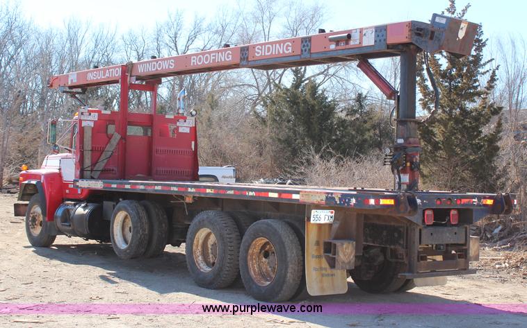 image for item H7802 2001 Mack RB688S conveyor truck