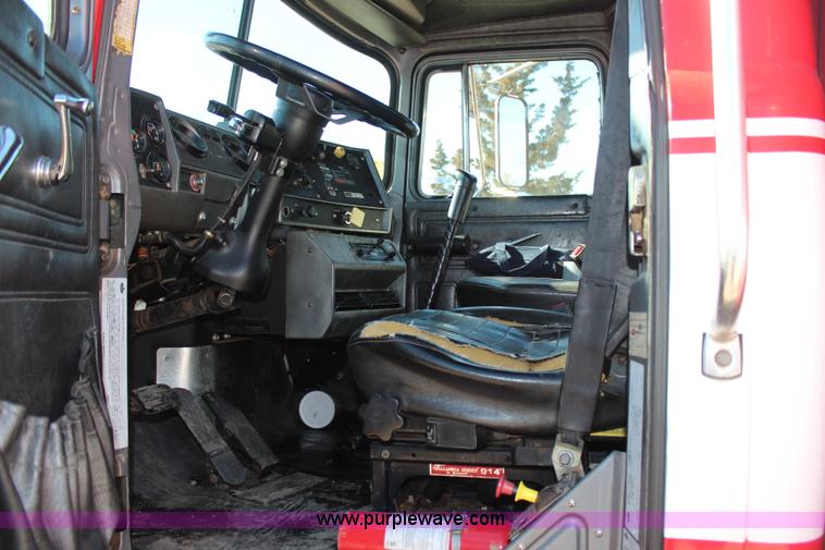 image for item H7802 2001 Mack RB688S conveyor truck