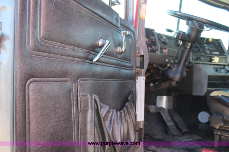 image for item H7802 2001 Mack RB688S conveyor truck