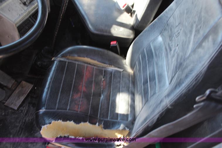 image for item H7802 2001 Mack RB688S conveyor truck