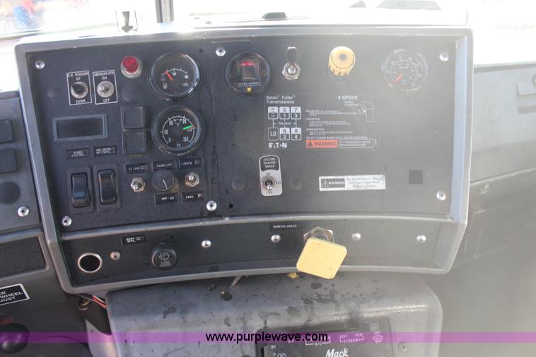 image for item H7802 2001 Mack RB688S conveyor truck