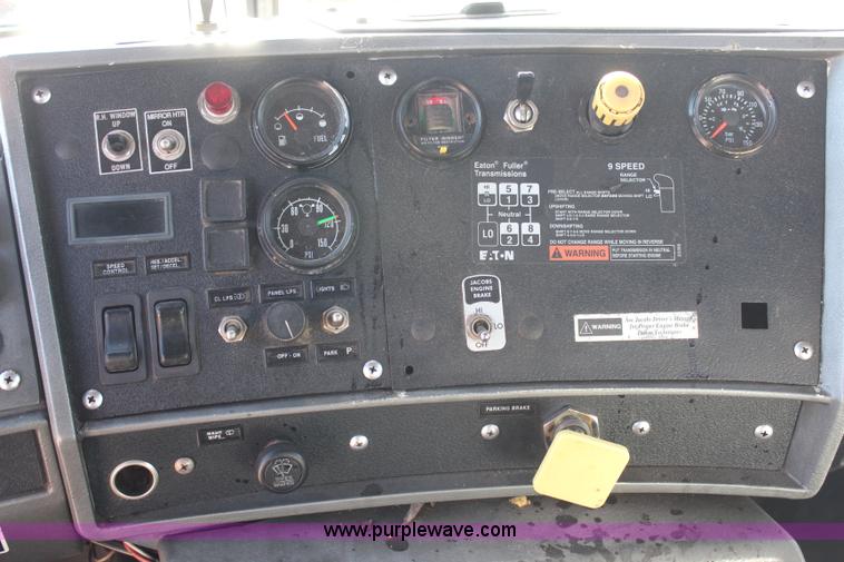 image for item H7802 2001 Mack RB688S conveyor truck