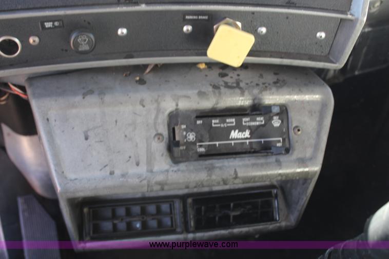 image for item H7802 2001 Mack RB688S conveyor truck