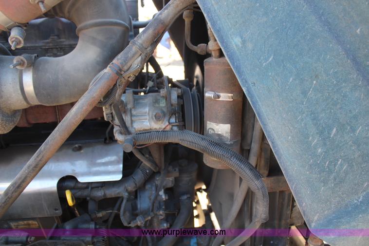 image for item H7802 2001 Mack RB688S conveyor truck