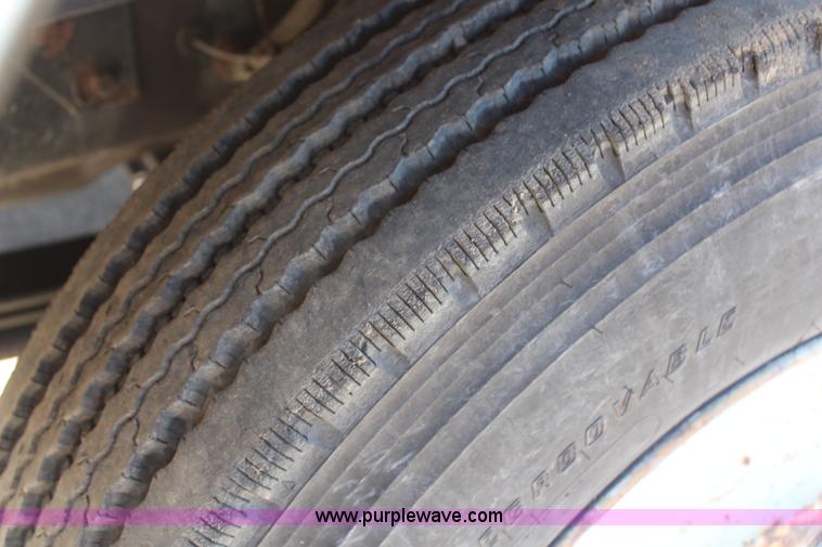 image for item H7802 2001 Mack RB688S conveyor truck