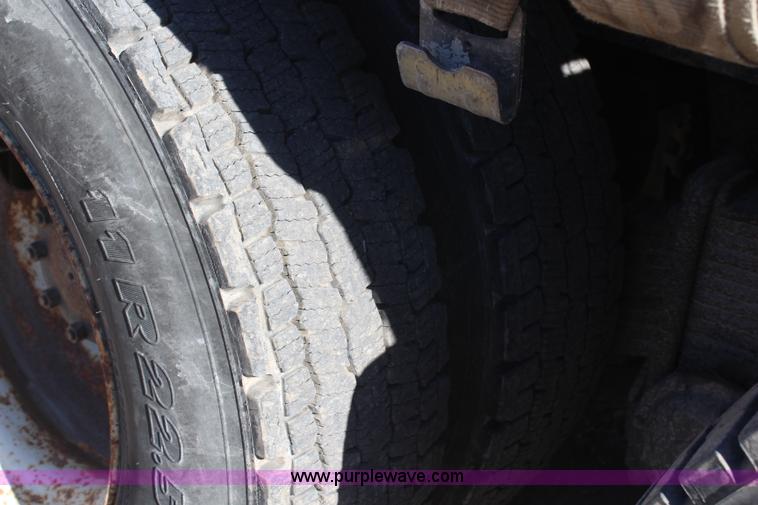 image for item H7802 2001 Mack RB688S conveyor truck