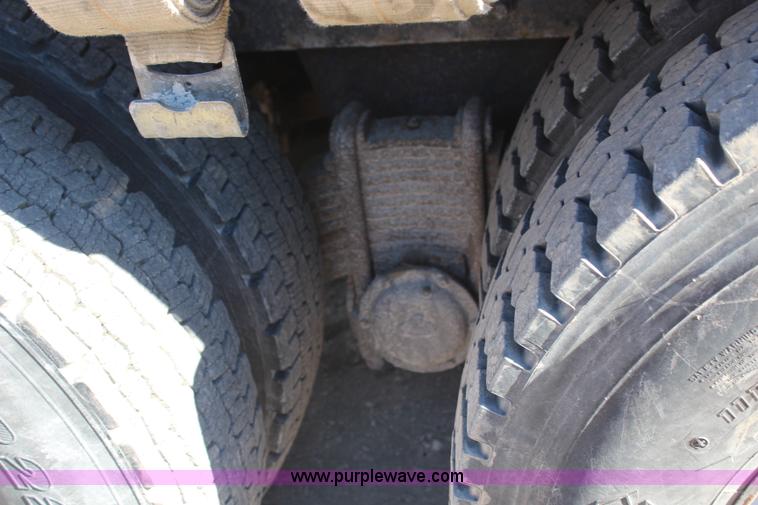 image for item H7802 2001 Mack RB688S conveyor truck