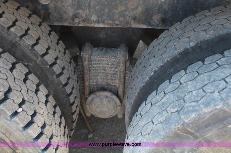 image for item H7802 2001 Mack RB688S conveyor truck