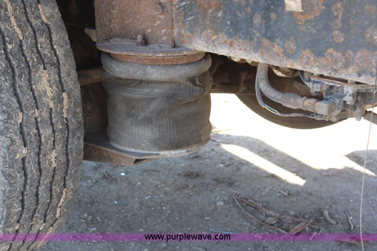 image for item H7802 2001 Mack RB688S conveyor truck