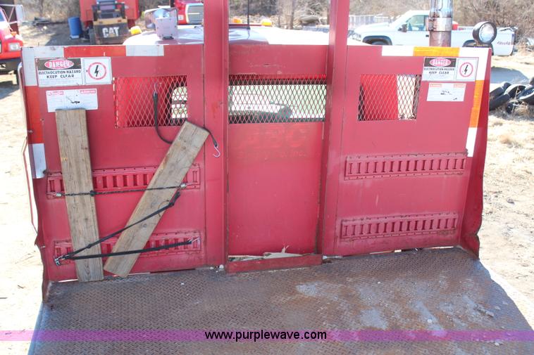 image for item H7802 2001 Mack RB688S conveyor truck