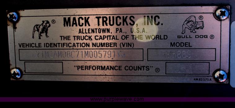 image for item H7802 2001 Mack RB688S conveyor truck