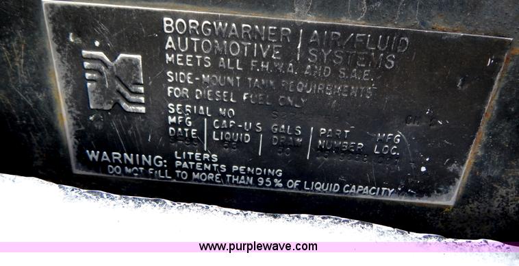 image for item I1204 2000 International 4900 digger derrick truck