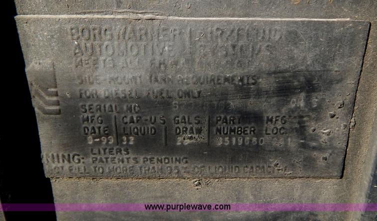 image for item I1204 2000 International 4900 digger derrick truck