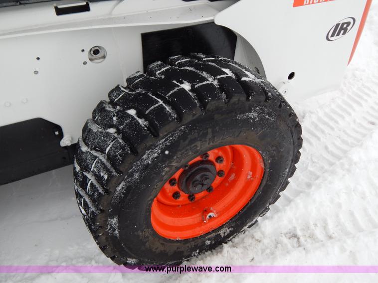 image for item I1222 2005 Bobcat S250 skid steer