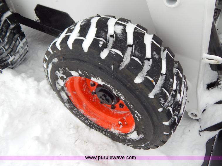 image for item I1222 2005 Bobcat S250 skid steer