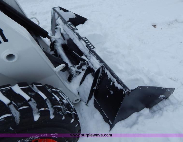 image for item I1222 2005 Bobcat S250 skid steer